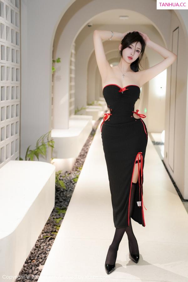 周妍希 奶瓶土肥圆 [XiuRen]高清写真图 2024.09.27 No.9220 奶瓶土肥圆 黑丝美腿第22张图片